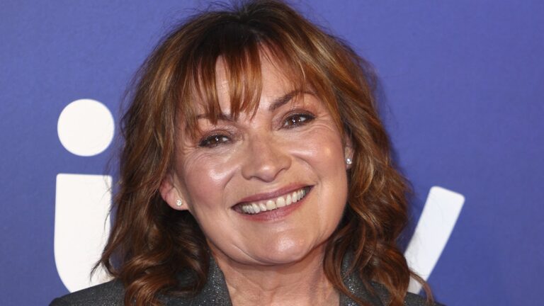 Lorraine Kelly som kommer seg etter forebyggende kirurgi