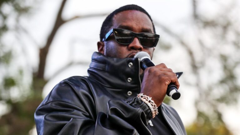 Sean 'Diddy' Combs 'ankommer retten for Ã¥ utvalg av jury i sexhandel med handel