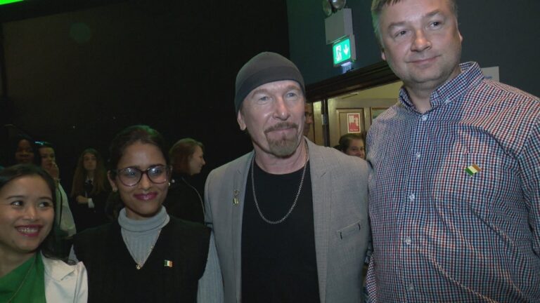 Pride for U2s kanten nÃ¥r han blir irsk statsborger