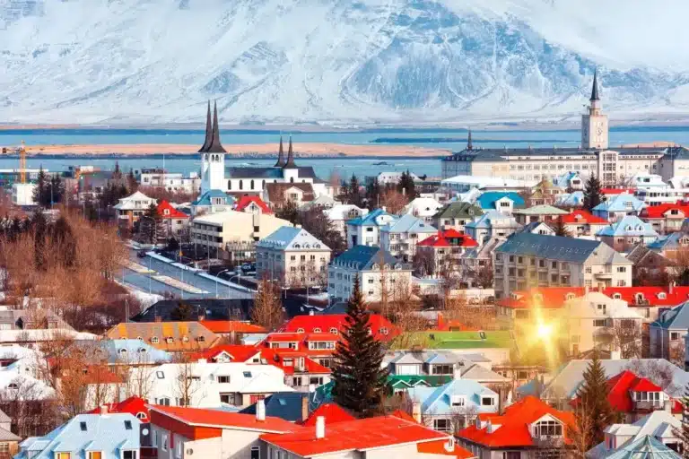 Island innførte 4-dagers arbeidsuke i 2019, nesten 6 år senere, og alle spådommene fra generasjon Z har gått i oppfyllelse.