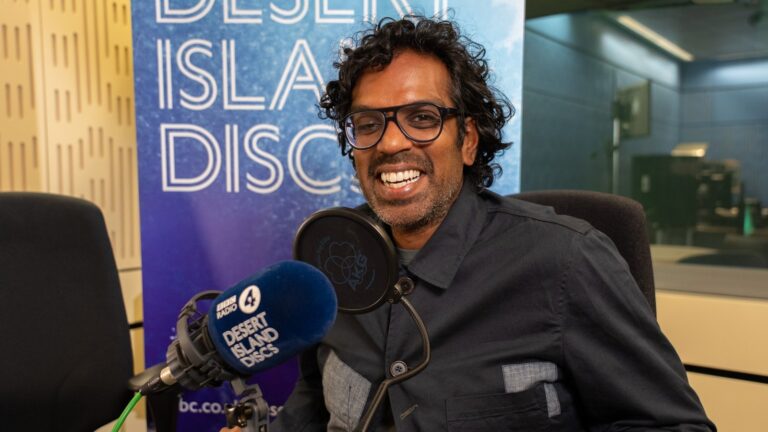 Komiker Romesh Ranganathan tar et skritt tilbake ', men ikke pensjonerer