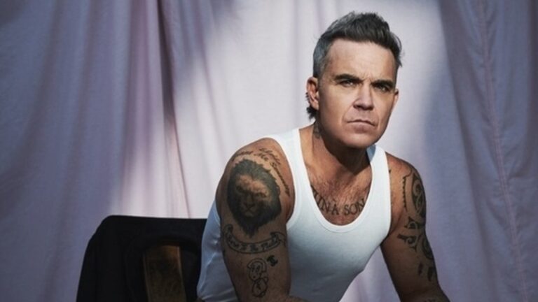 Robbie Williams utnevnte FIFA musikkambassadÃ¸r