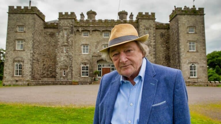 Slane Castle Ã¥pent for offentlige hyllester til Lord Henry Mount Charles