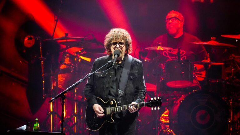 'Heartbroken' Jeff Lynne trekker ut av Swansong Elo Show pÃ¥ medisinsk rÃ¥d