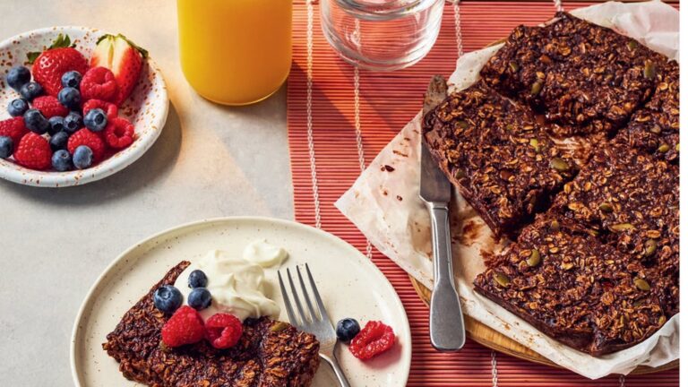 Lou Robbies sjokolade og bananbakt havre