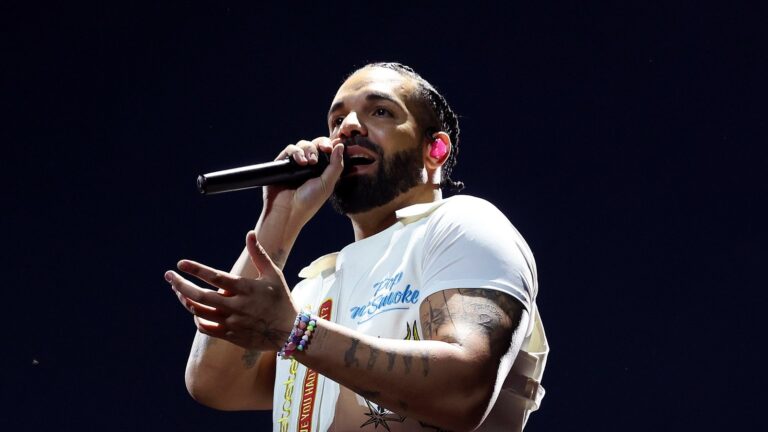 Drake kansellerer Manchester -spillejobben pÃ¥ grunn av 'reiseproblemer'