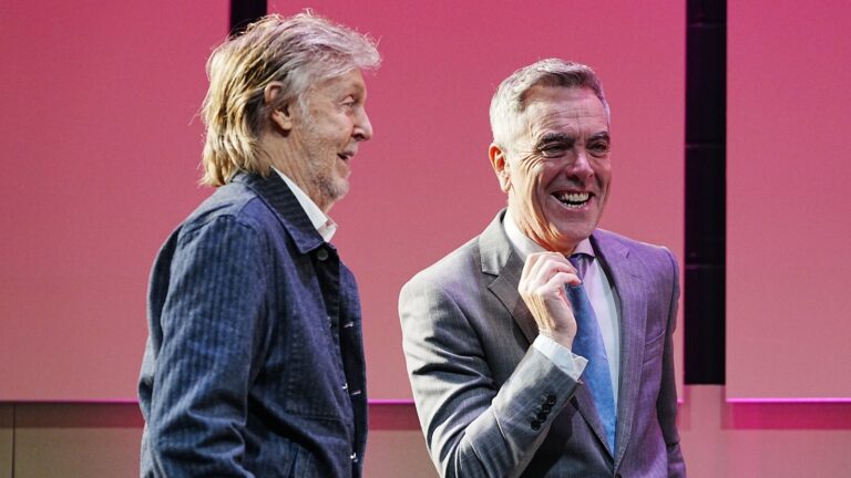 James Nesbitt 'hedret' for Ã¥ godta Lipa Companionship fra Paul McCartney
