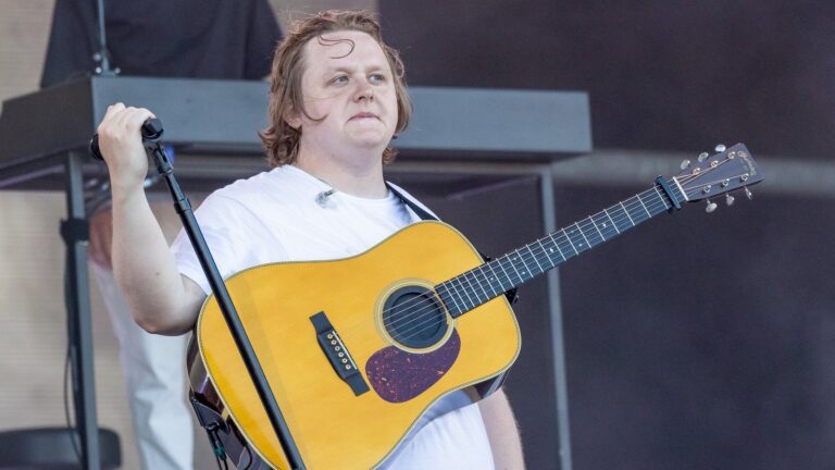 Lewis Capaldi sier uferdige Glastonbury satt i 2023 var 'velsignelse i forkledning'