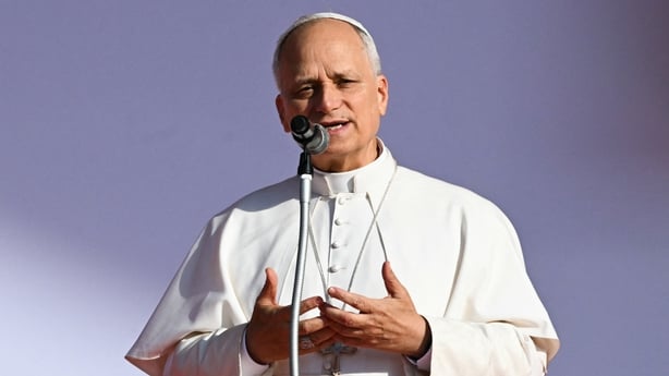 Pave Leo XIV holder en tale når han ankommer før han leder en messe i Tor Vergata -distriktet i Roma, som en del av Jubilee of Youth, 3. august 2025