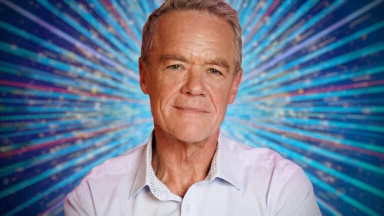 Nabo -legenden Stefan Dennis blir med Strictly Hopefuls