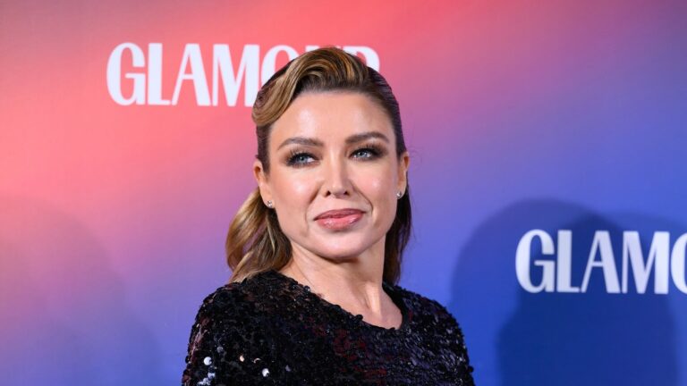Dannii Minogue vender tilbake til skuespill i en mordmysterieserie
