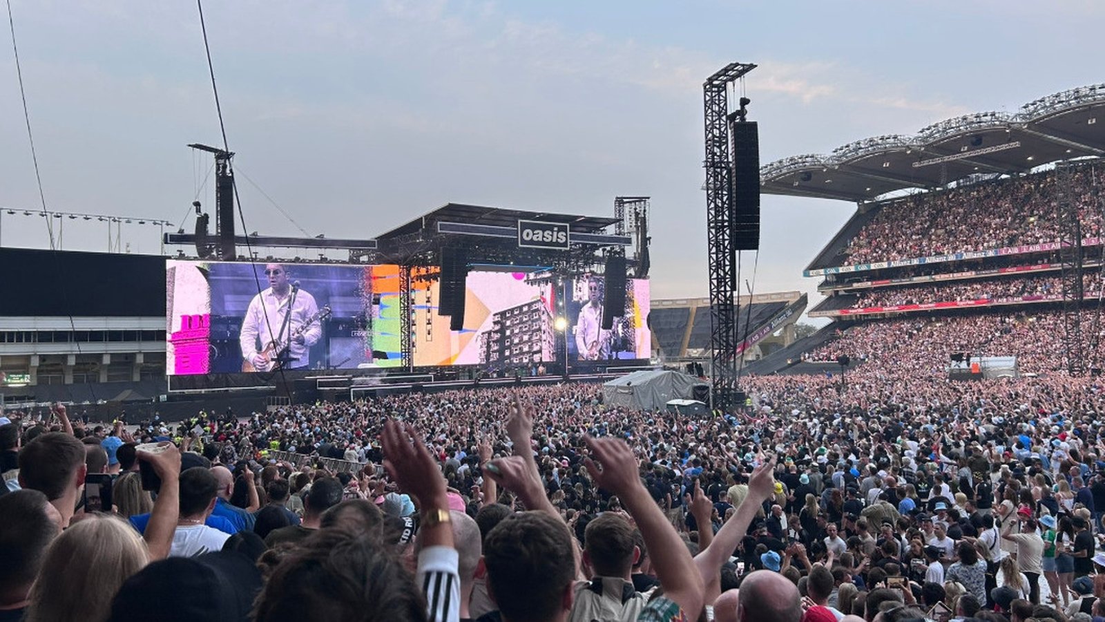 Oasis satt til å lyse opp Croke Park for andre natt