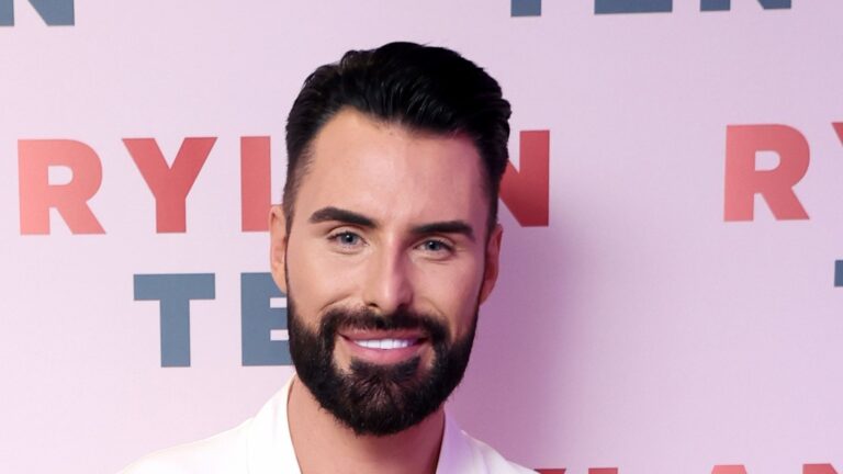 Rylan Clark etterlyser flere historier om transpersoner midt i 'bÃ¸lge av hat'
