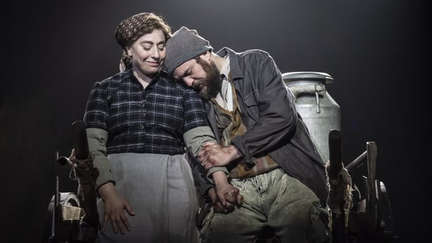 Jodie Jacobs som Golde og Matthew Woodyatt som Tevye i Fiddler pÃ¥ taket
