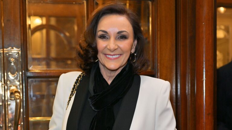 Strictly's Shirley Ballas sier at hun aldri vil fÃ¸le seg helt trygg igjen "etter Stalker -opplevelse