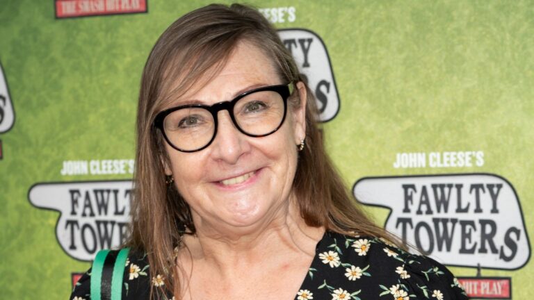 Far Ted -stjernen Pauline McLynn blir med i Coronation Street