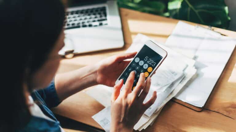 Finansiell eksperts tips om budsjettering og 5 mÃ¥ter Ã¥ spare pÃ¥