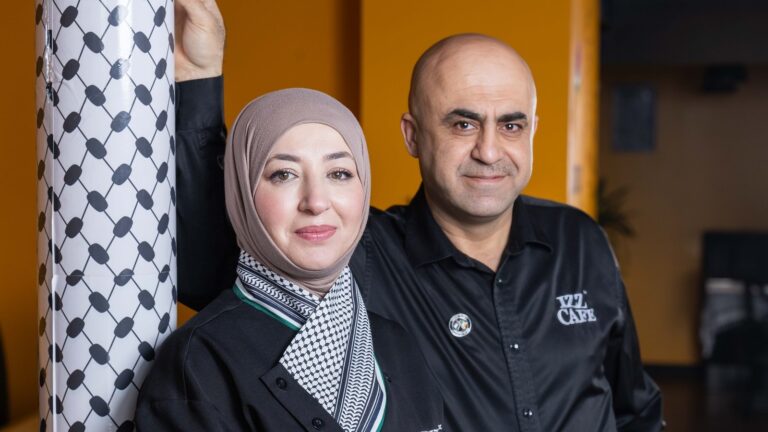 Izz CafÃ©: "Definisjonen av familie er mye bredere i vÃ¥r kultur"