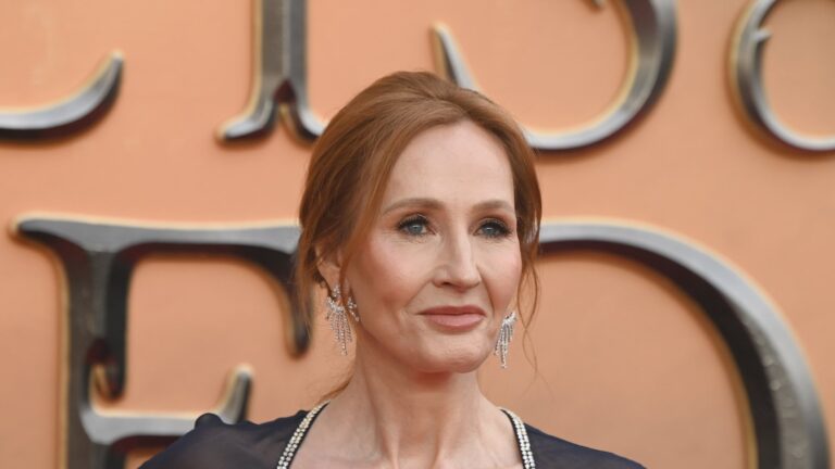 JK Rowling sammenligner Nicola Sturgeon med Donald Trump i Scathing Book Review
