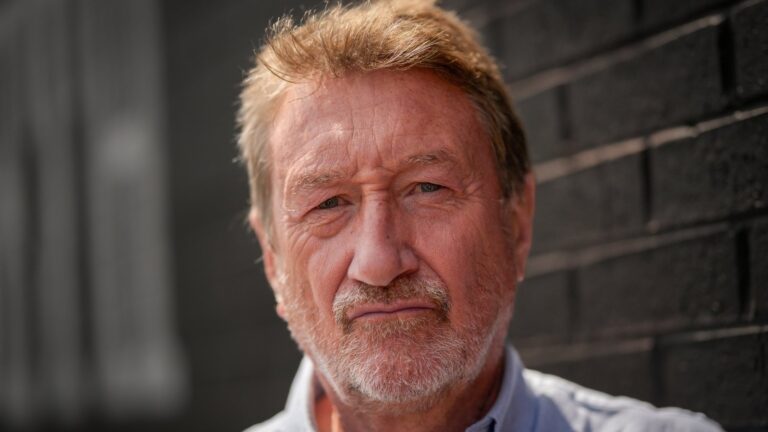 Peaky Blinders -skaper Steven Knight Ã¥ skrive neste James Bond -film