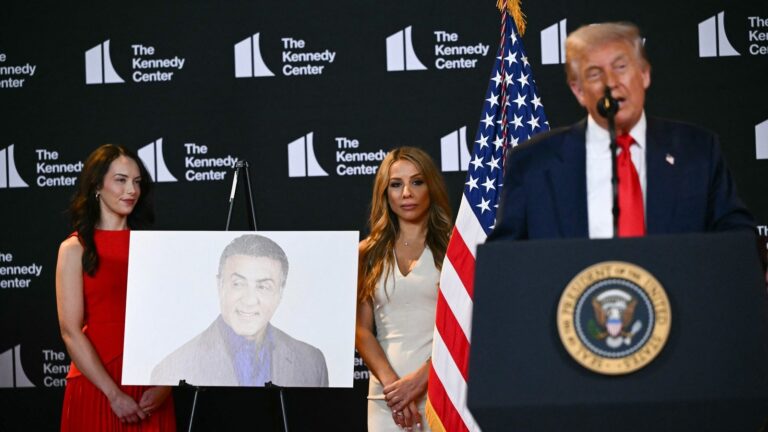 USAs president Donald Trump navngir Sylvester Stallone blant Kennedy Center Honourees