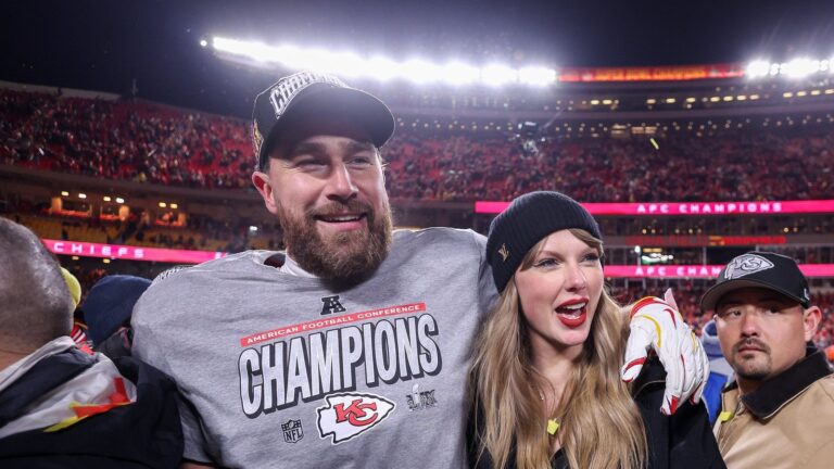 Travis Kelce: 'Det har vÃ¦rt veldig gÃ¸y Ã¥ fortelle alle om raskt engasjement'