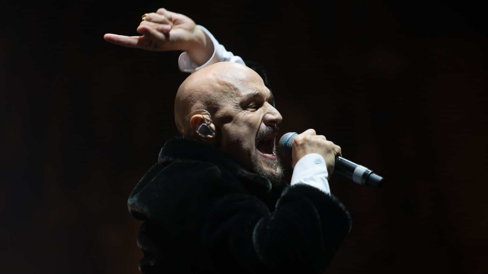 James -sangeren Tim Booth roper ut 'kynisk' bruk av sang av Tommy Robinson i video