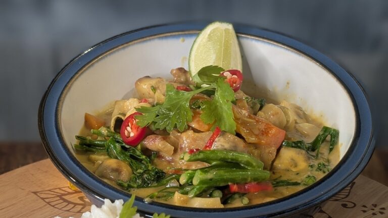 Trisha's Pork Satay med ingefÃ¦r, gulrÃ¸tter og kokosnÃ¸tt ris