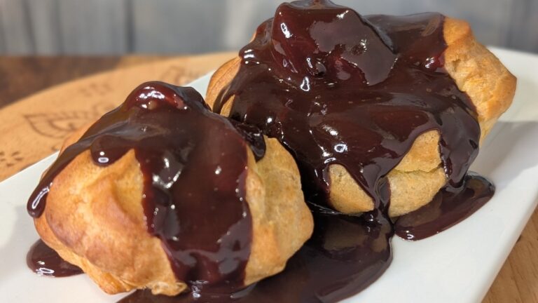 Sarahs profiteroler med sjokoladesaus: i dag