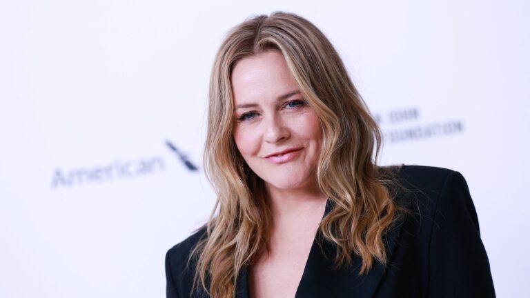 Alicia Silverstone innrÃ¸mmer at hun var ganske uklar nÃ¥r det gjaldt Ã¥ bruke Dart