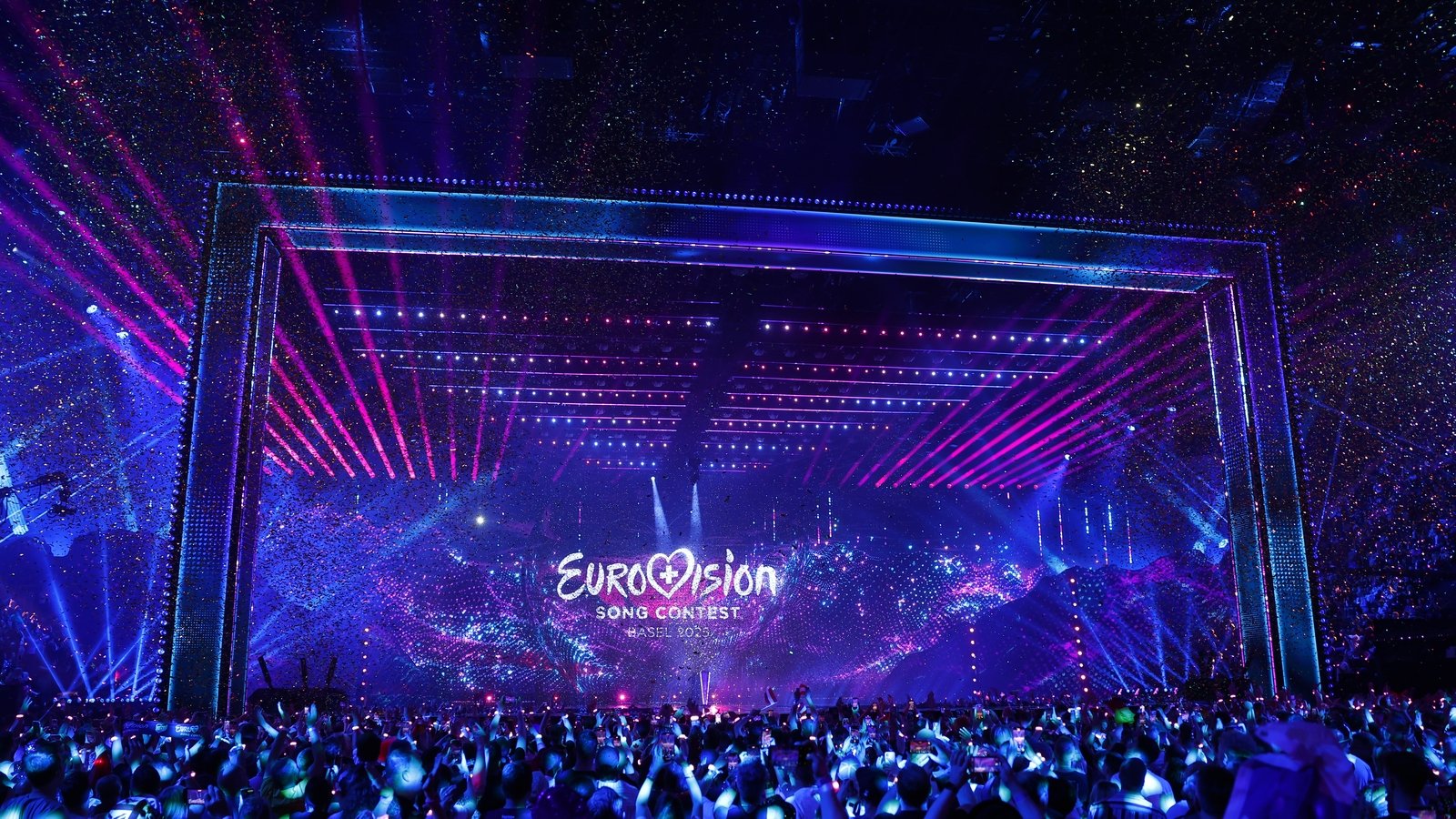 BBC -sjef Tim Davie sier at Eurovision Song Contest har "aldri vært om politikk"