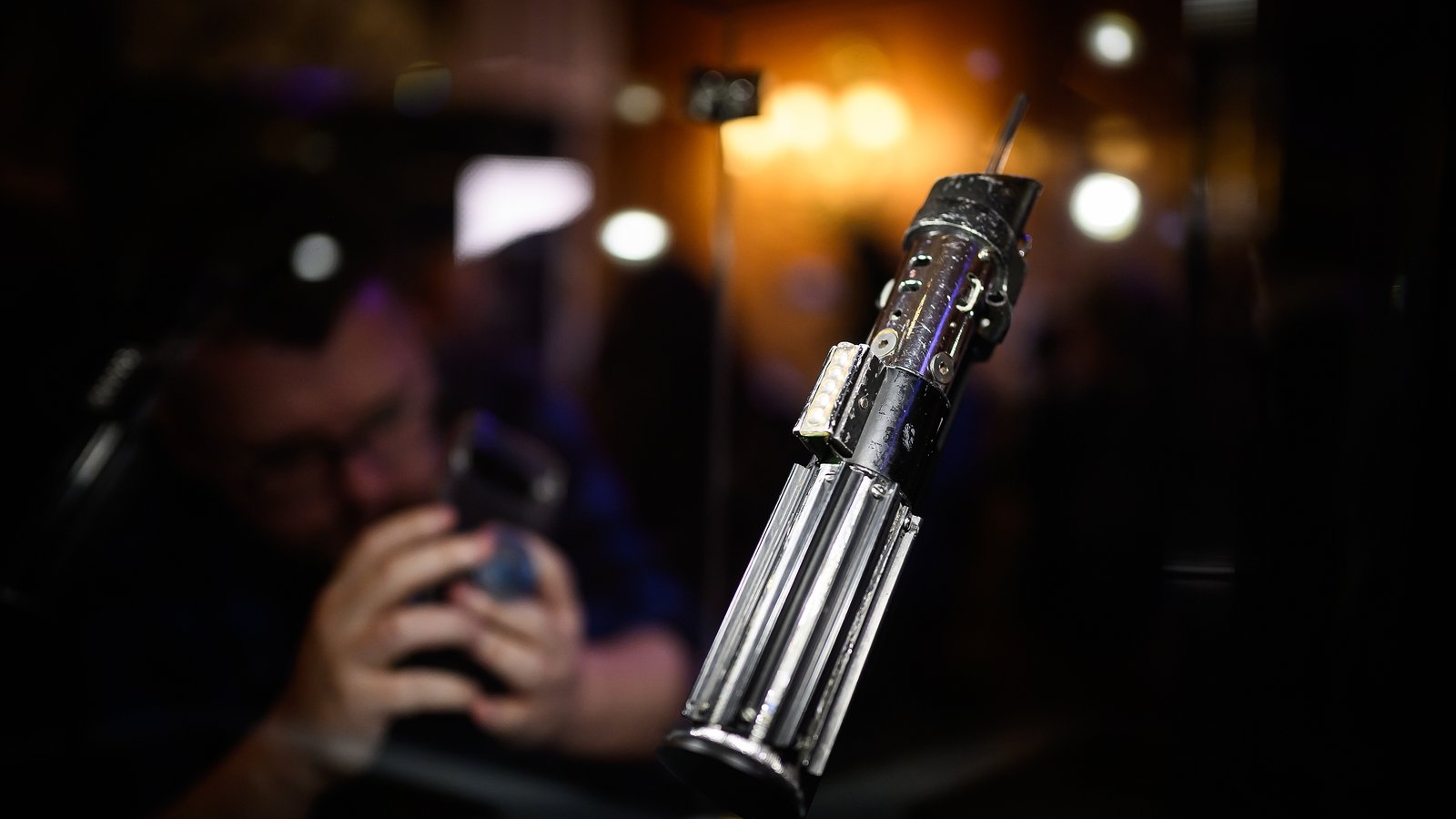 Darth Vader Lightsaber Prop selger for $ 3,65 millioner pÃ¥ auksjon