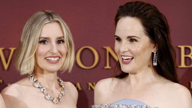 Downton Abbey Stars Tread Red Carpet for Finale