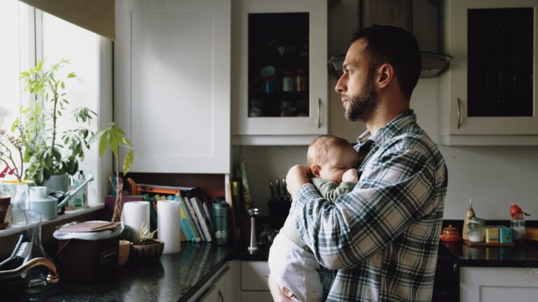 Hvordan du kan passe pÃ¥ din mentale helse som ny pappa