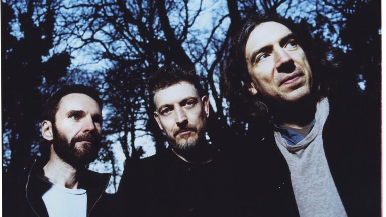 Snow Patrol kunngjÃ¸r enorm irsk sommerjobb for 2026