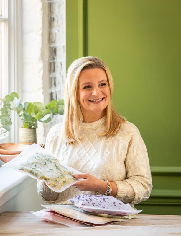 Et bilde av Suzanne Mulholland med prepped og frossen mat
