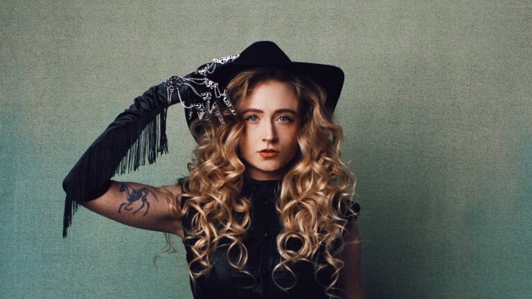 Bak musikken - Janet Devlin