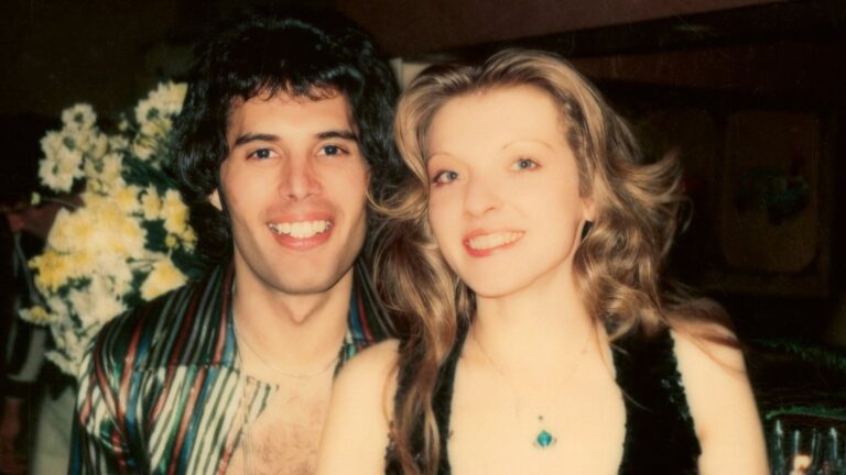 Bok av Freddie Mercurys tidligere forlovede for Ã¥ inneholde tekster til uutgitte sanger