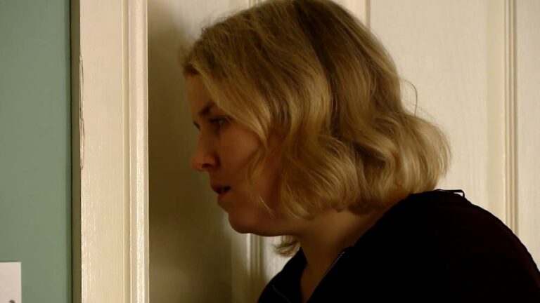 Fair City pÃ¥ tirsdag: 'Vil du la henne vÃ¦re i fred med babyen?'