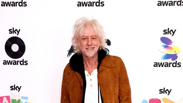Geldof husker Boomtown Rats' fÃ¸rste spillejobb: "Det var begynnelsen pÃ¥ en pushback"