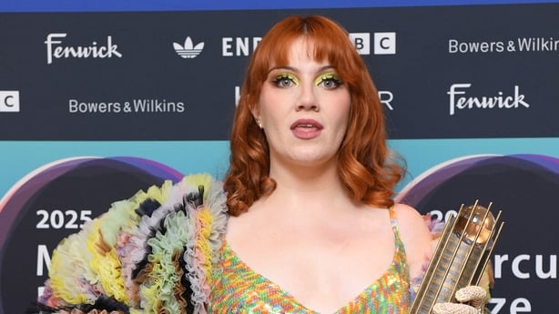 CMAT avbildet ved Mercury Prize-seremonien i 2025