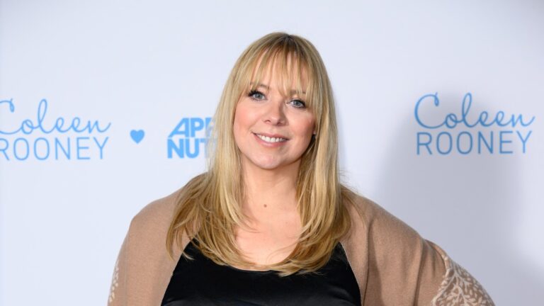Atomic Kittens Liz McClarnon fÃ¸der etter Ã¥r med IVF