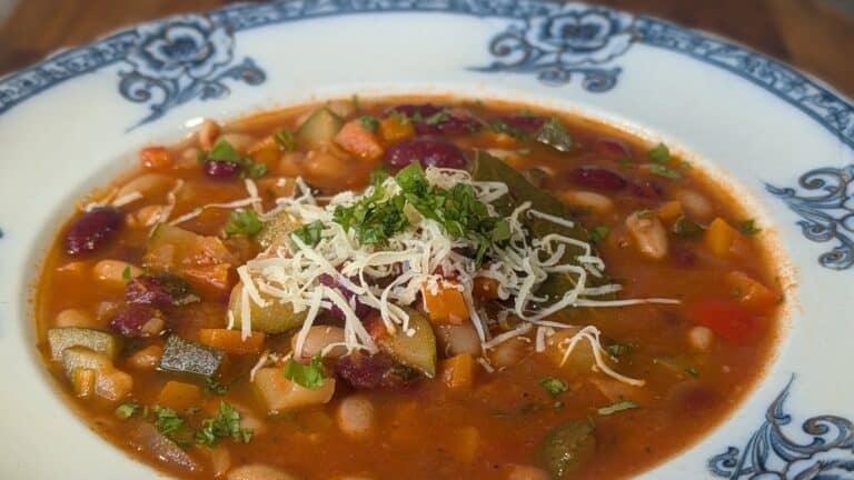 Catherine Fulvios Cajun bÃ¸nnesuppe