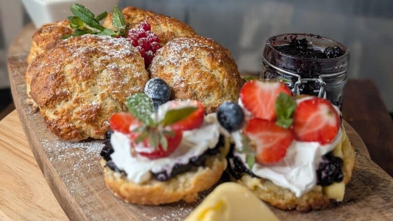 Trisha Lewis enkle scones og syltetÃ¸y: I dag