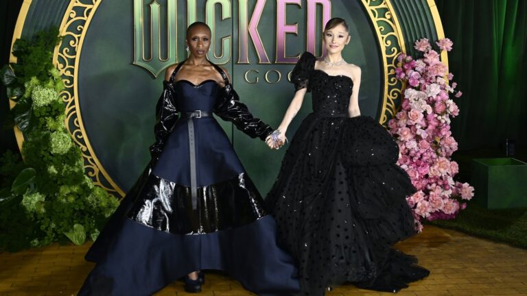 Ariana Grande og Cynthia Erivo bÃ¦rer gotiske kjoler til Wicked: For Good-premieren