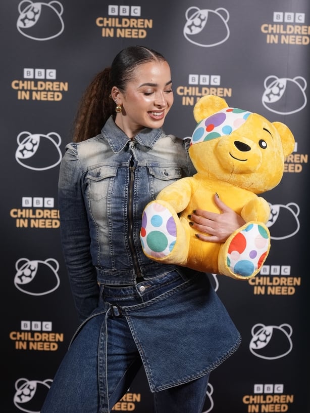 Ella Eyre kommer til BBC Children in Need på MediaCity i Salford. Bildedato: fredag ​​14. november 2025. PA Foto. Fotokreditt bør lese: Peter Byrne/PA Wire