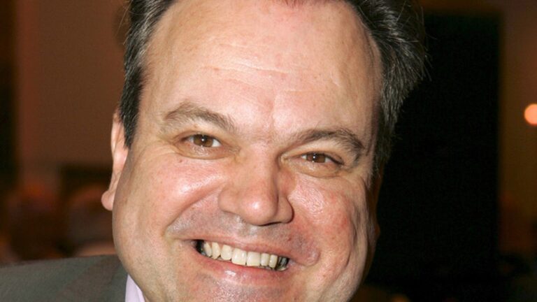 EastEnders-karakteren Barry Evans kommer tilbake sammen med Pat Butcher