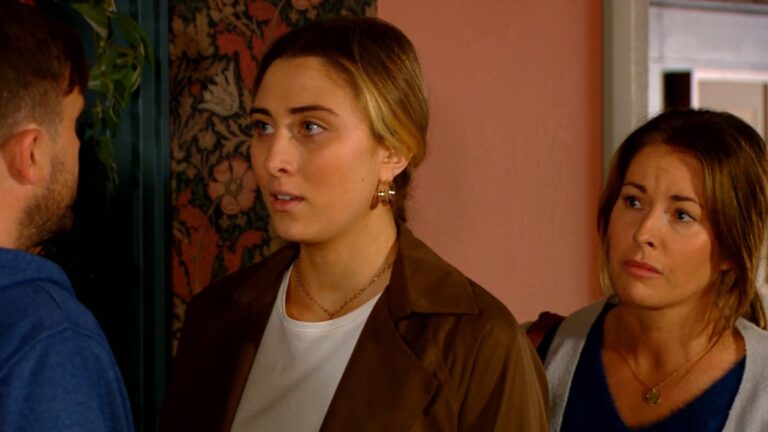 Fair City pÃ¥ sÃ¸ndag: "Kom deg vekk fra henne!"