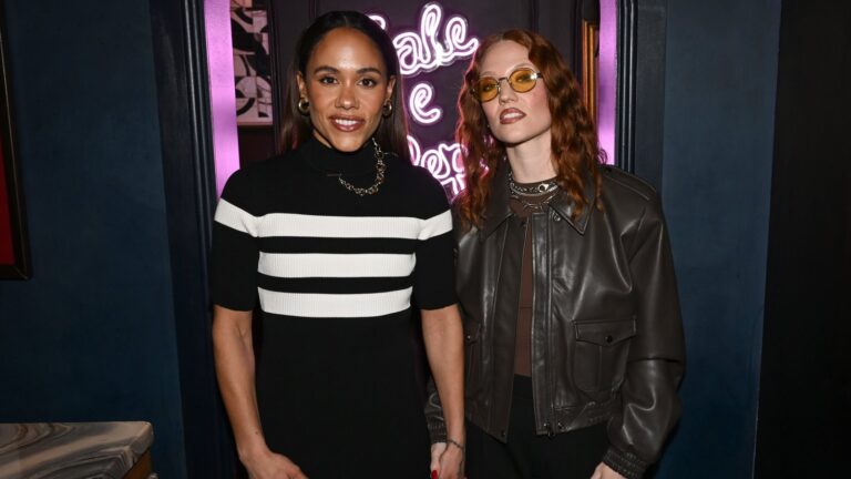 Jess Glynne sier at familiekrisen holdt henne fra Alex Scotts I'm A Celebrity-exit