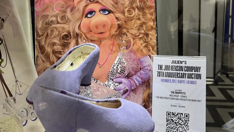 Noe for moi? Miss Piggys sko gÃ¥r under hammeren